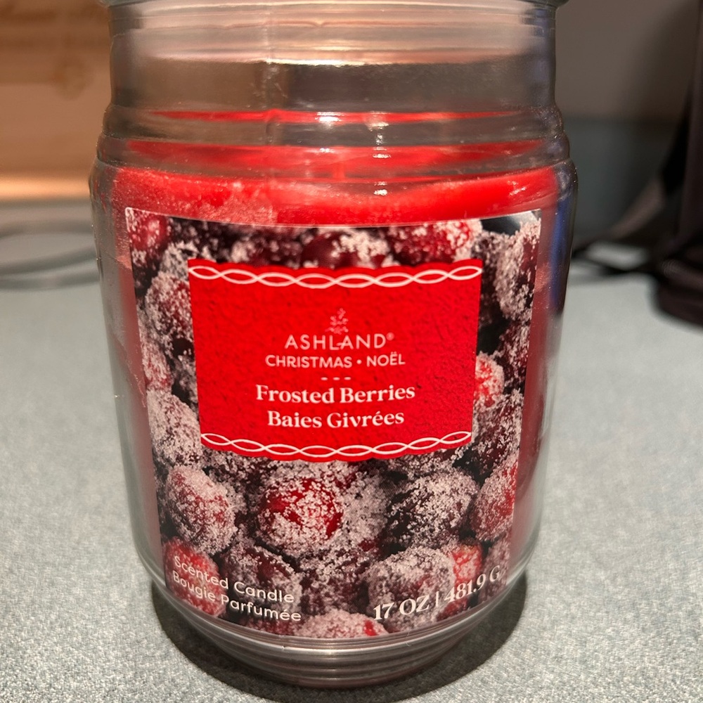 Ashland Christmas Frosted Berries Candle